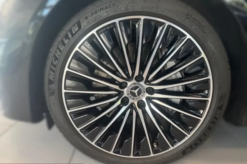 Mercedes-Benz E 300 (Clasa E) din 2025 cu 21.900 km - oferta MER257995 - foto 17