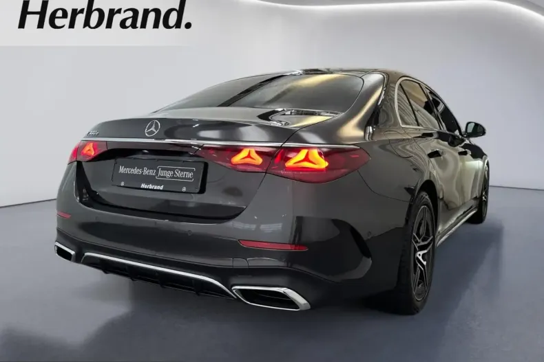 Mercedes-Benz E 300 (Clasa E) din 2025 cu 15.923 km - oferta MER257998 - foto 3