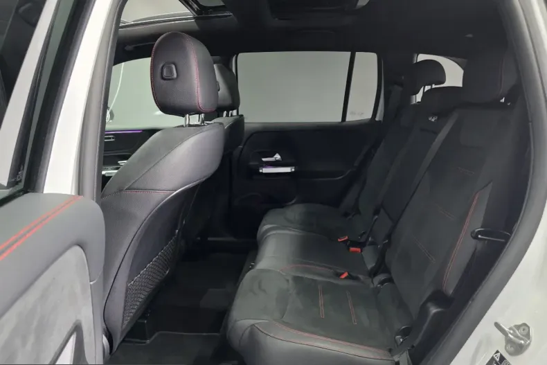 Mercedes-Benz GLB 200 (Clasa GLB) din 2022 cu 41.000 km - oferta MER258003 - foto 12