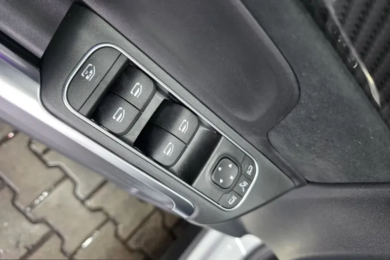 Mercedes-Benz GLB 200 (Clasa GLB) din 2022 cu 41.000 km - oferta MER258003 - foto 17