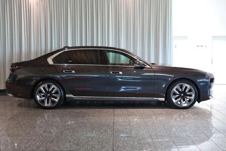 BMW 740 (Seria 7) din 2023 cu 86.745 km - oferta BMW258005 - foto 2