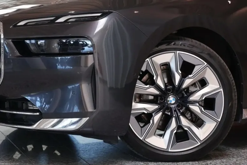 BMW 740 (Seria 7) din 2023 cu 86.745 km - oferta BMW258005 - foto 14