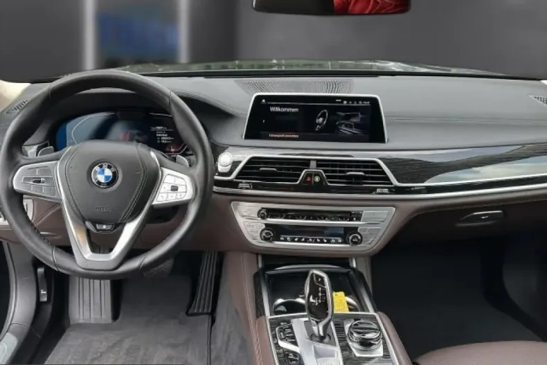 BMW 740 (Seria 7) din 2022 cu 79.081 km - oferta BMW258011 - foto 13