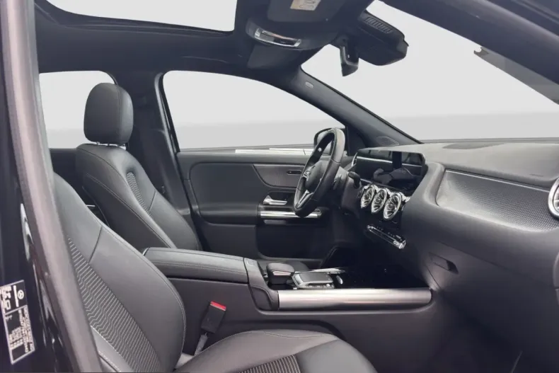 Mercedes-Benz GLA 180 (Clasa GLA) din 2021 cu 66.598 km - oferta MER258013 - foto 15