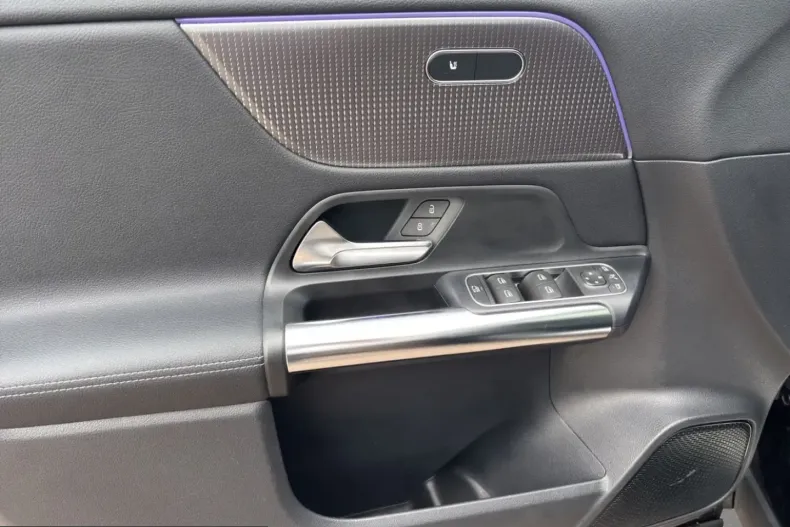 Mercedes-Benz GLA 180 (Clasa GLA) din 2021 cu 66.598 km - oferta MER258013 - foto 18
