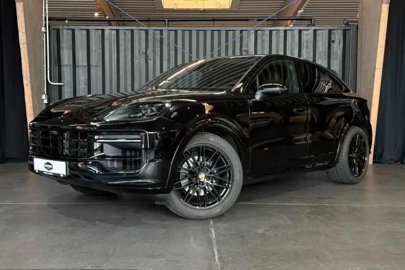 Porsche Cayenne din 2024 cu 31.790 km - oferta POR258064 - foto 1