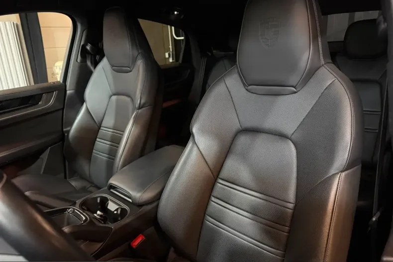 Porsche Cayenne din 2024 cu 31.790 km - oferta POR258064 - foto 8