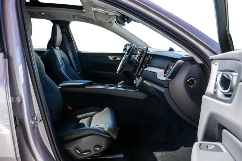 Volvo XC60 din 2025 cu 13.750 km - oferta VOL258069 - foto 6