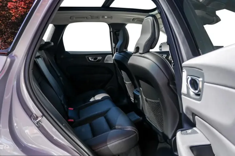 Volvo XC60 din 2025 cu 13.750 km - oferta VOL258069 - foto 7