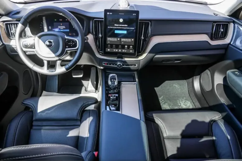 Volvo XC60 din 2025 cu 13.750 km - oferta VOL258069 - foto 8