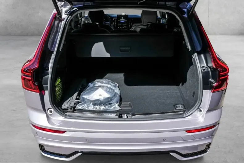 Volvo XC60 din 2025 cu 13.750 km - oferta VOL258069 - foto 9