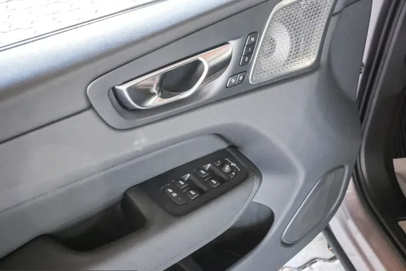 Volvo XC60 din 2025 cu 13.750 km - oferta VOL258069 - foto 18