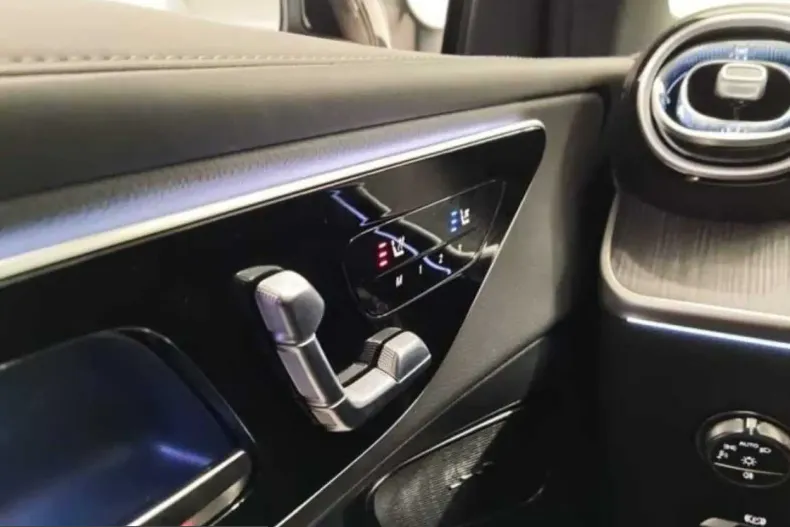 Mercedes-Benz GLC 200 (Clasa GLC) din 2025 cu 7.253 km - oferta MER258086 - foto 6
