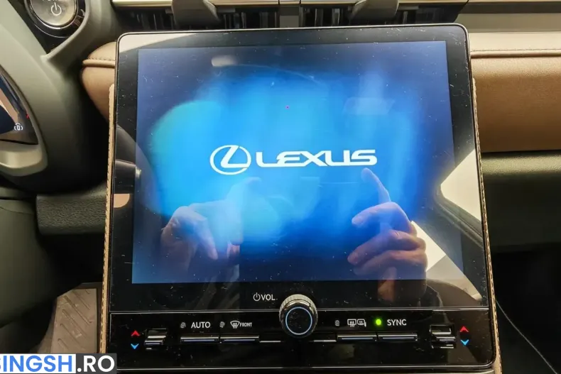 Lexus LBX din 2026 cu 11.100 km - oferta LEX258117 - foto 12