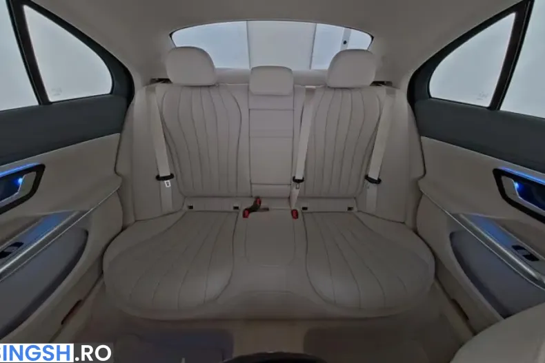 Mercedes-Benz E 220 (Clasa E) din 2025 cu 19.456 km - oferta MER258178 - foto 9