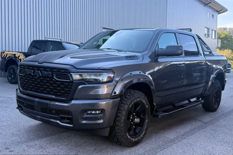 Dodge RAM din 2025 cu 9.000 km - oferta DOD258279 - foto 1
