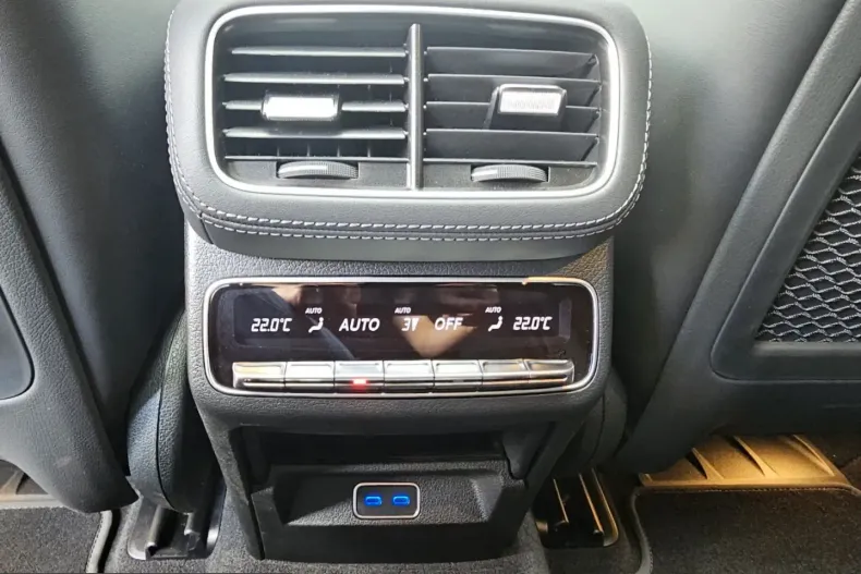 Mercedes-Benz GLE 63 AMG (Clasa GLE) din 2026 cu 35 km - oferta MER258291 - foto 12