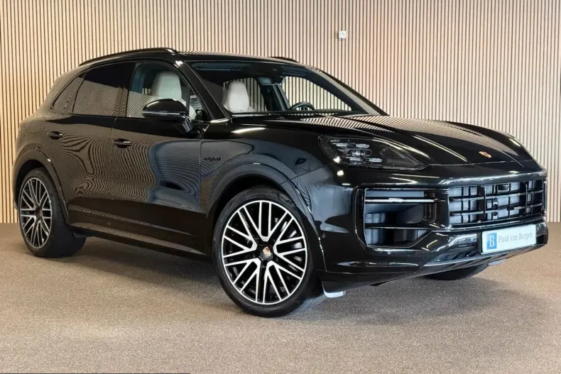 Porsche Cayenne din 2024 cu 62.193 km - oferta POR258301 - foto 1
