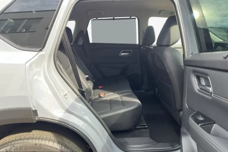 Nissan X-Trail din 2025 cu 6.500 km - oferta NIS258312 - foto 13
