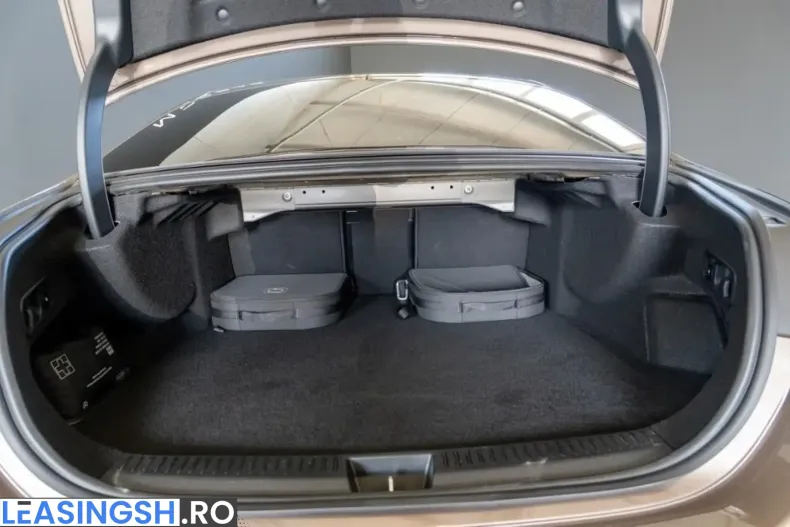 Mercedes-Benz E 400 (Clasa E) din 2025 cu 14.733 km - oferta MER258332 - foto 13