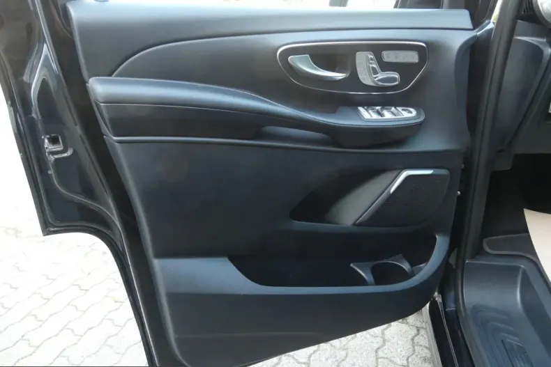 Mercedes-Benz V 300 (Clasa V) din 2023 cu 37.000 km - oferta MER258337 - foto 16