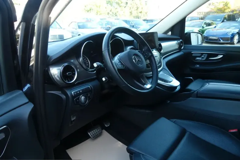 Mercedes-Benz V 300 (Clasa V) din 2023 cu 37.000 km - oferta MER258337 - foto 18