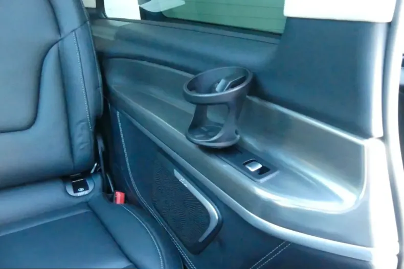 Mercedes-Benz V 300 (Clasa V) din 2023 cu 37.000 km - oferta MER258337 - foto 35