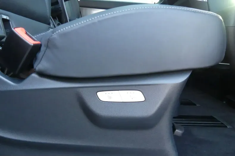 Mercedes-Benz V 300 (Clasa V) din 2023 cu 37.000 km - oferta MER258337 - foto 40