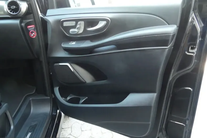 Mercedes-Benz V 300 (Clasa V) din 2023 cu 37.000 km - oferta MER258337 - foto 45