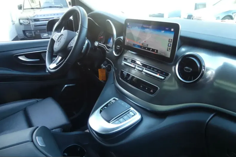 Mercedes-Benz V 300 (Clasa V) din 2023 cu 37.000 km - oferta MER258337 - foto 49