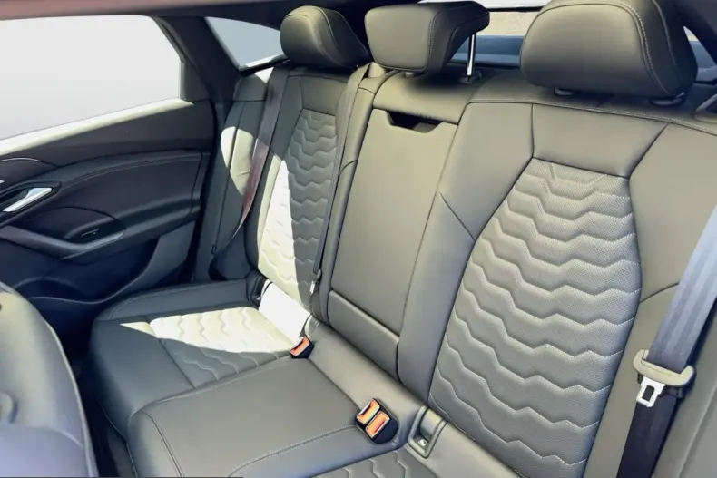 Audi A6 din 2025 cu 19.318 km - oferta AUD258368 - foto 11