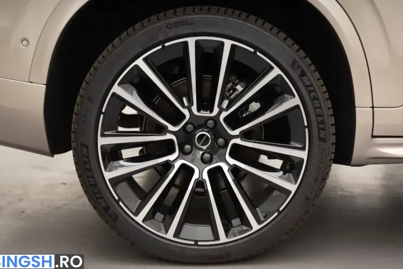 Volvo XC90 din 2024 cu 1.450 km - oferta VOL258371 - foto 5