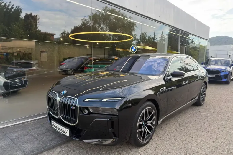 BMW M760 (Seria 7) din 2023 cu 64.543 km - oferta BMW258408 - foto 1