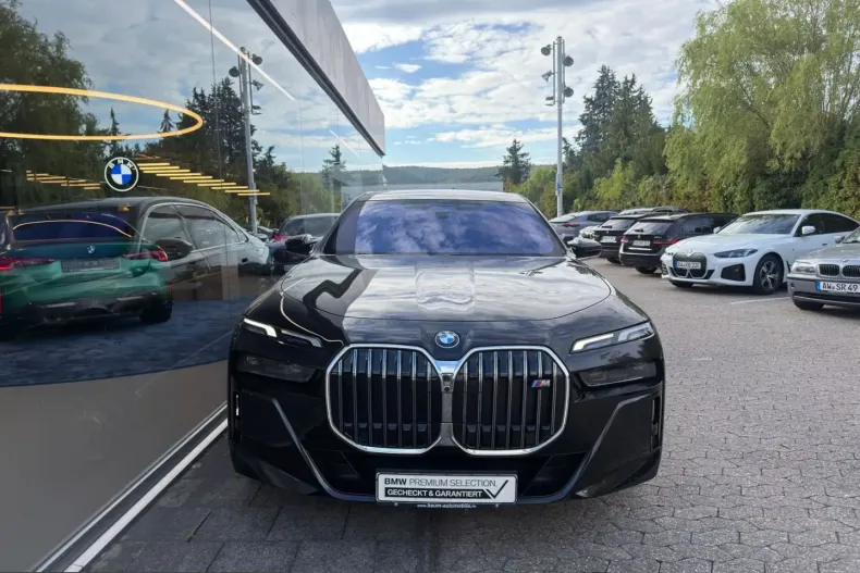 BMW M760 (Seria 7) din 2023 cu 64.543 km - oferta BMW258408 - foto 2
