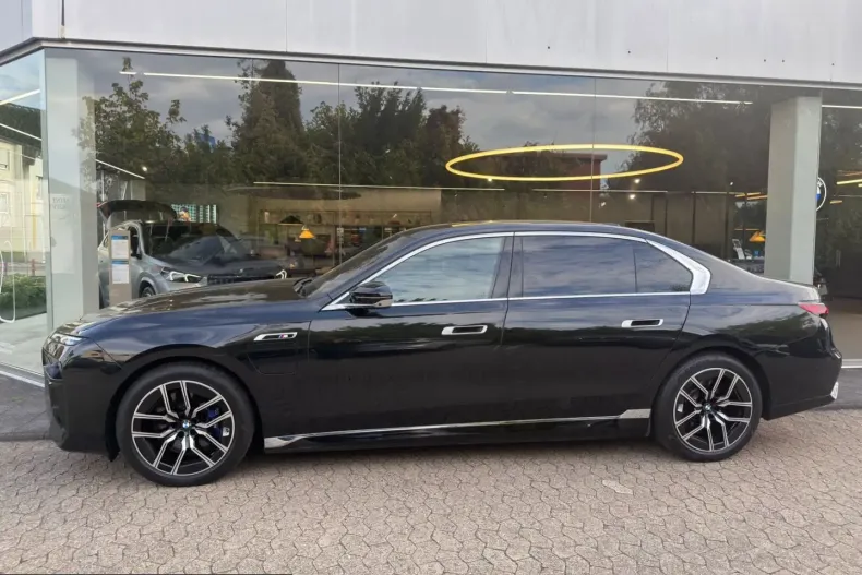 BMW M760 (Seria 7) din 2023 cu 64.543 km - oferta BMW258408 - foto 3