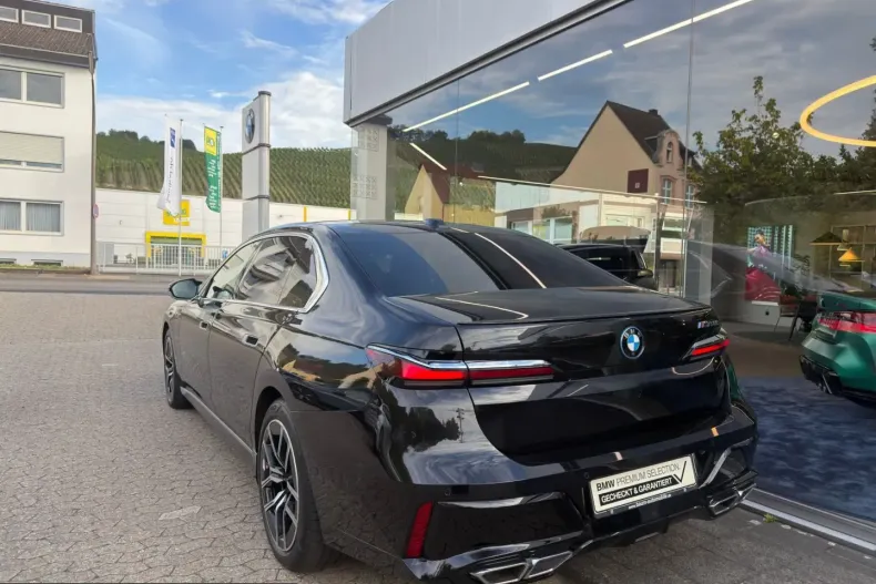 BMW M760 (Seria 7) din 2023 cu 64.543 km - oferta BMW258408 - foto 5