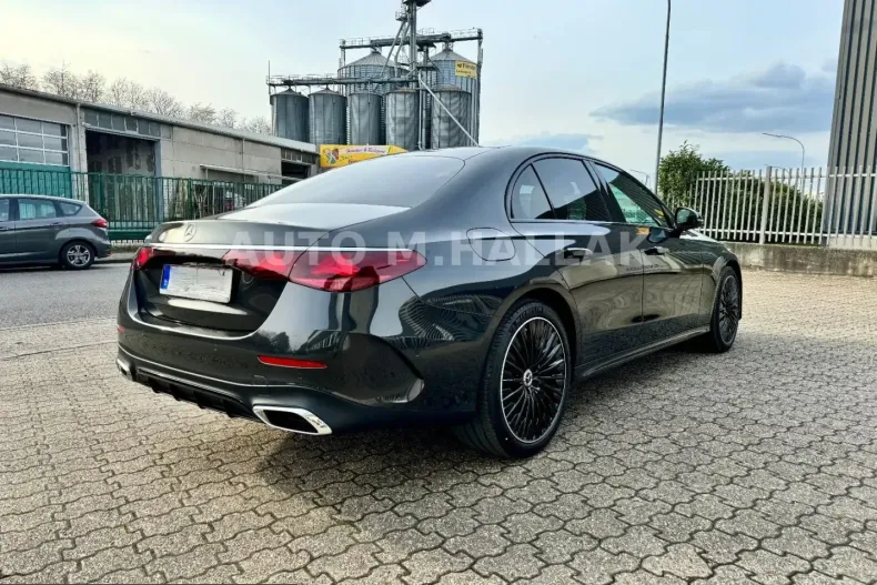 Mercedes-Benz E 300 (Clasa E) din 2024 cu 13.400 km - oferta MER258413 - foto 3