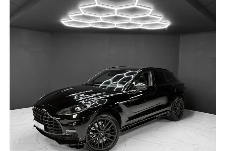 Aston Martin DBX din 2022 cu 23.500 km - oferta AST258419 - foto 1