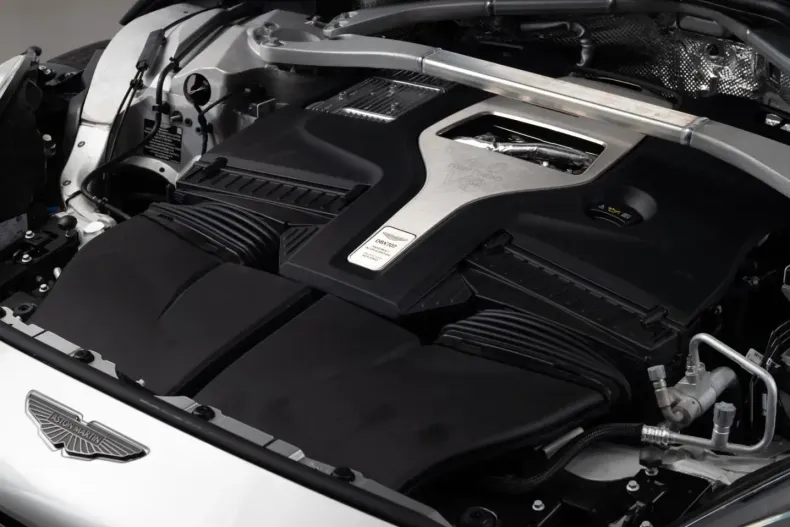 Aston Martin DBX din 2025 cu 15.950 km - oferta AST258449 - foto 20