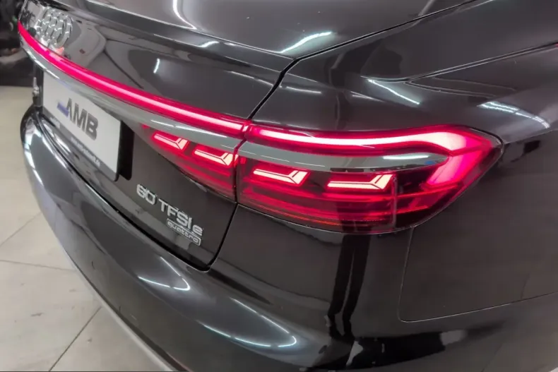 Audi A8 din 2022 cu 43.950 km - oferta AUD258487 - foto 16