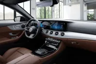 Mercedes-Benz E 400 (Clasa E) din 2023 cu 77.032 km - oferta MER258512 - foto 14