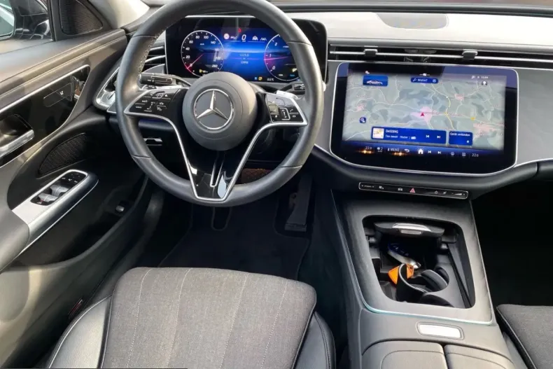 Mercedes-Benz E 220 (Clasa E) din 2024 cu 13.600 km - oferta MER258513 - foto 8