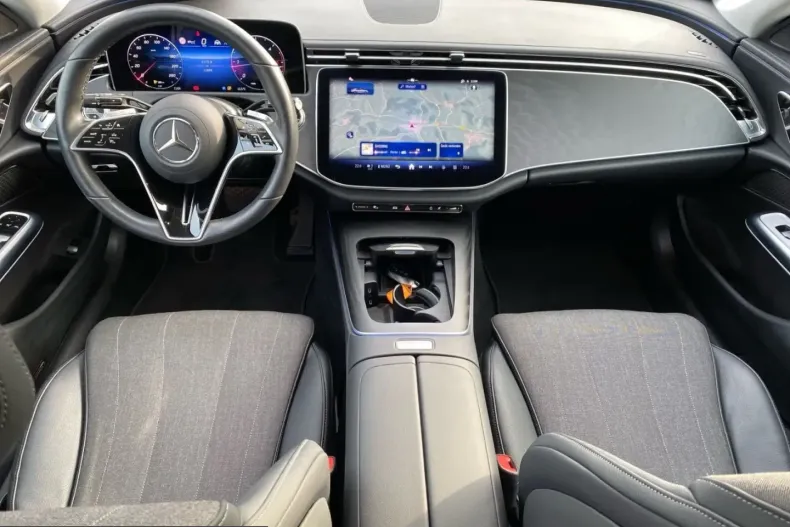 Mercedes-Benz E 220 (Clasa E) din 2024 cu 13.600 km - oferta MER258513 - foto 9