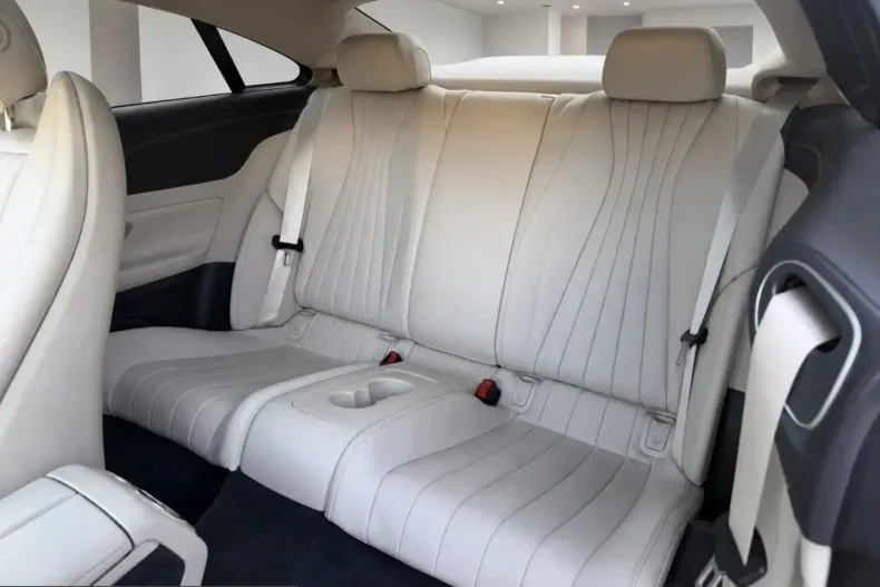 Mercedes-Benz E 400 (Clasa E) din 2022 cu 101.074 km - oferta MER258515 - foto 16