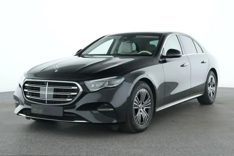 Mercedes-Benz E 220 (Clasa E) din 2025 cu 19.456 km - oferta MER258517 - foto 2