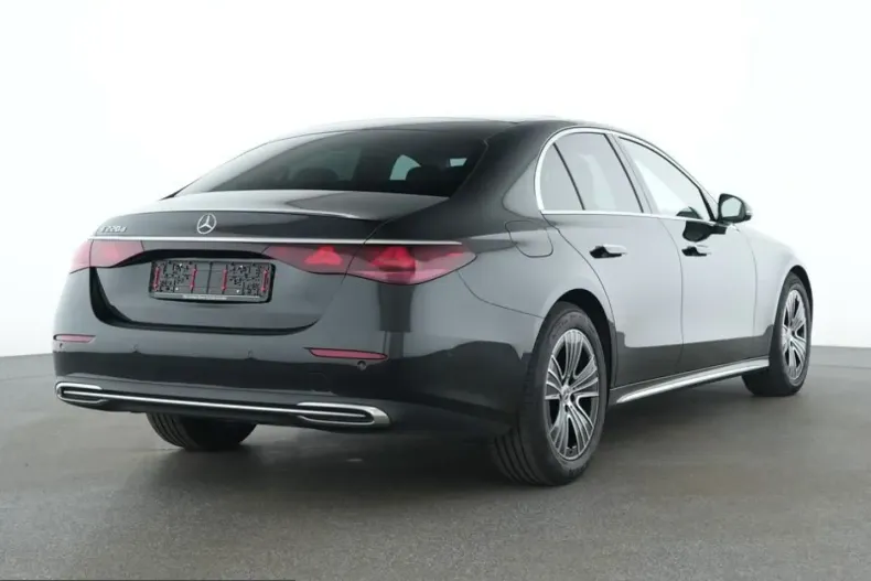 Mercedes-Benz E 220 (Clasa E) din 2025 cu 19.456 km - oferta MER258517 - foto 3