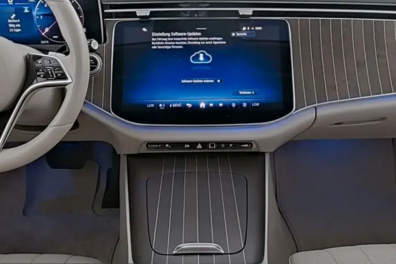 Mercedes-Benz E 220 (Clasa E) din 2025 cu 19.456 km - oferta MER258517 - foto 6