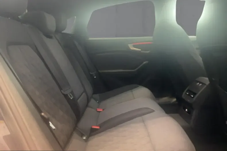 Audi A5 din 2025 cu 27.569 km - oferta AUD258534 - foto 12