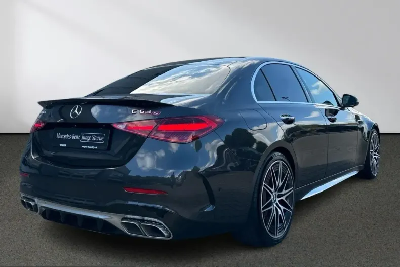 Mercedes-Benz C 63 AMG (Clasa C) din 2024 cu 35.057 km - oferta MER258538 - foto 4