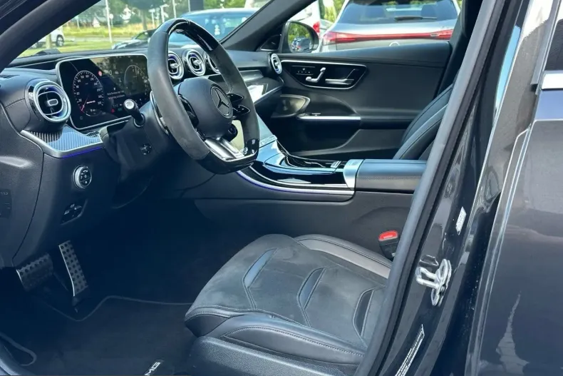 Mercedes-Benz C 63 AMG (Clasa C) din 2024 cu 35.057 km - oferta MER258538 - foto 13